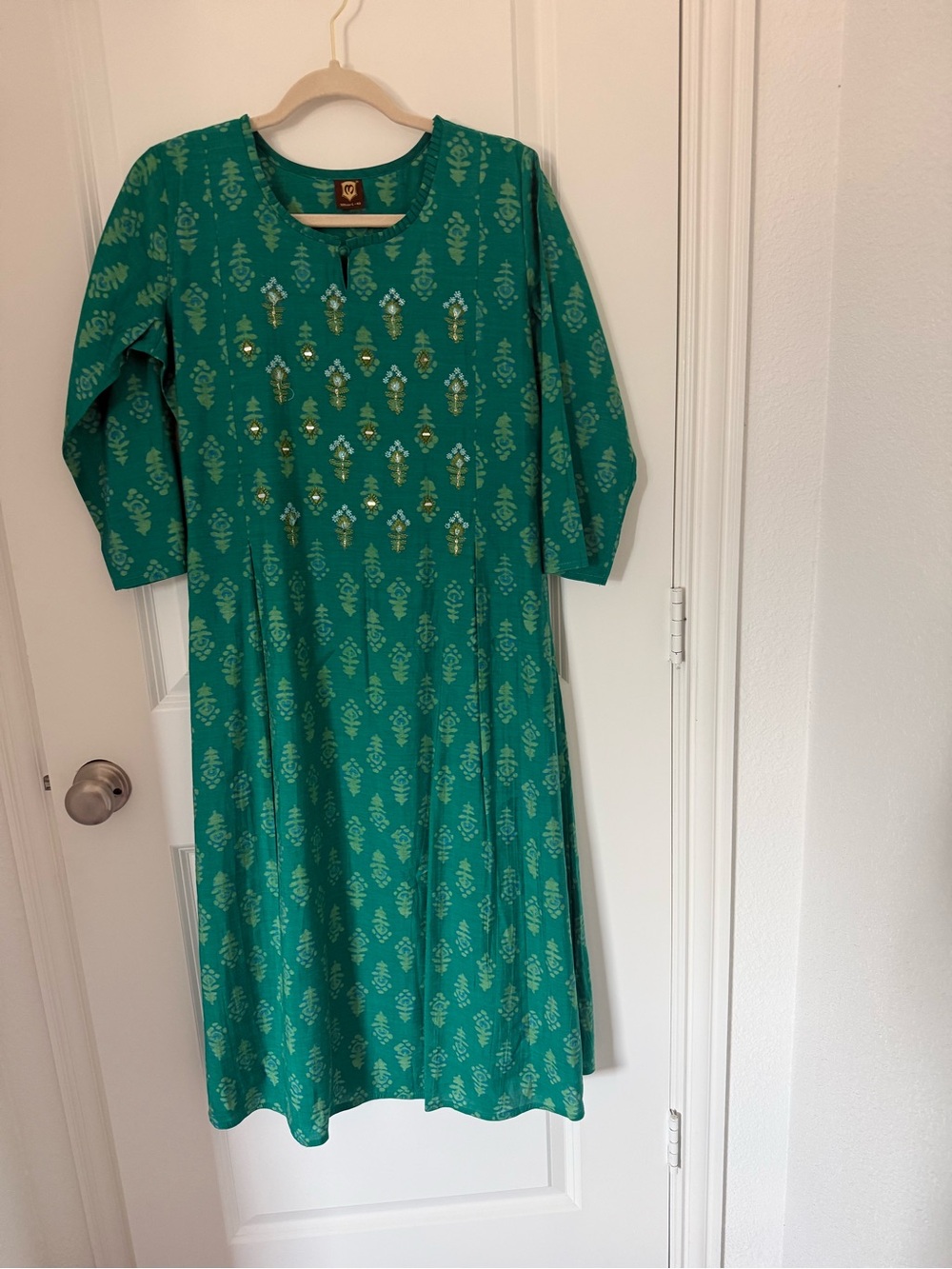 Like new manyavar Indian / pakistani kurta